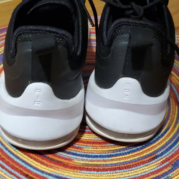 Sneakers - Picture 4 of 4